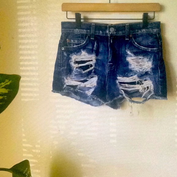 7 FOR ALL MANKIND RIPPED AND DISTRESSED SHORTS! - Picture 4 of 10